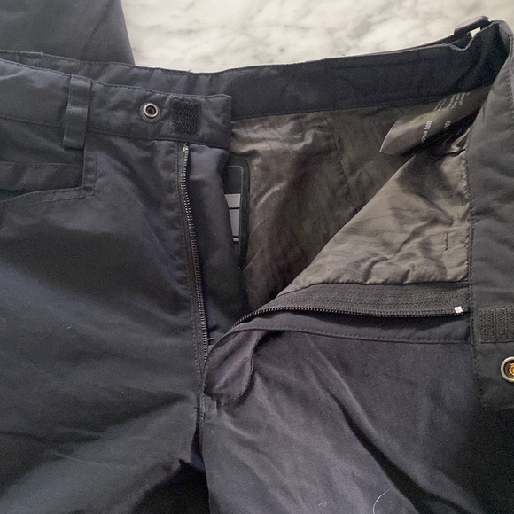 SPYDER • black nylon ski/snowboard pants sz 32x31, M - Picture 4 of 9
